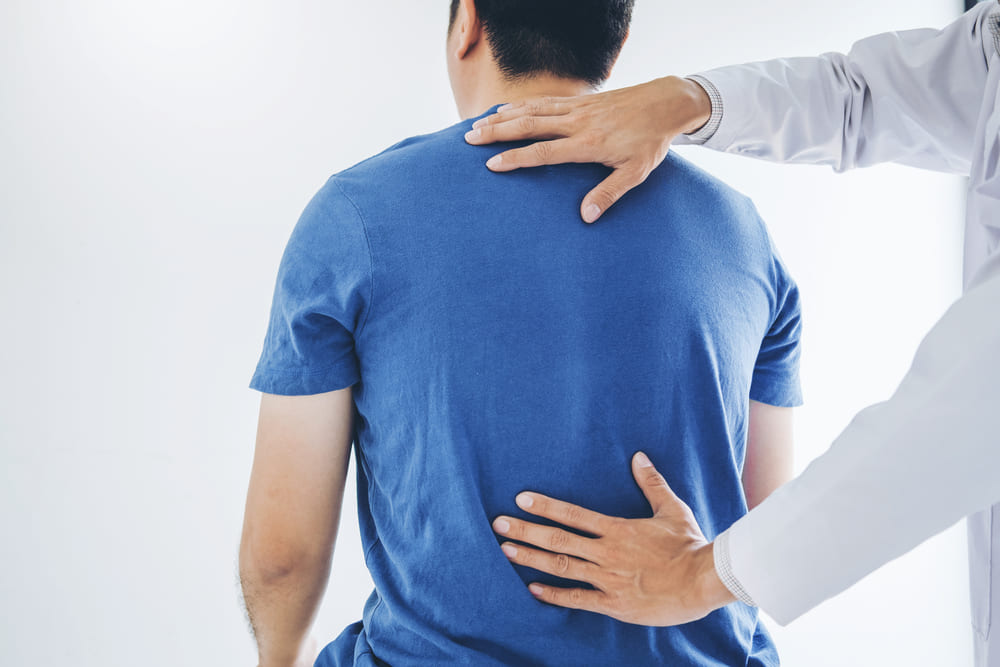 Spondylitis: Gejala dan Penanganan