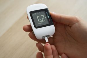 Glukometer: Jenis, Fungsi, dan Cara Kerja