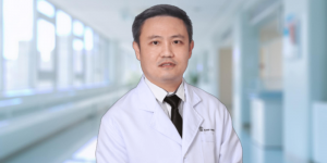 Dr. Khoo Say Chuan: Top Urologi di Island Hospital