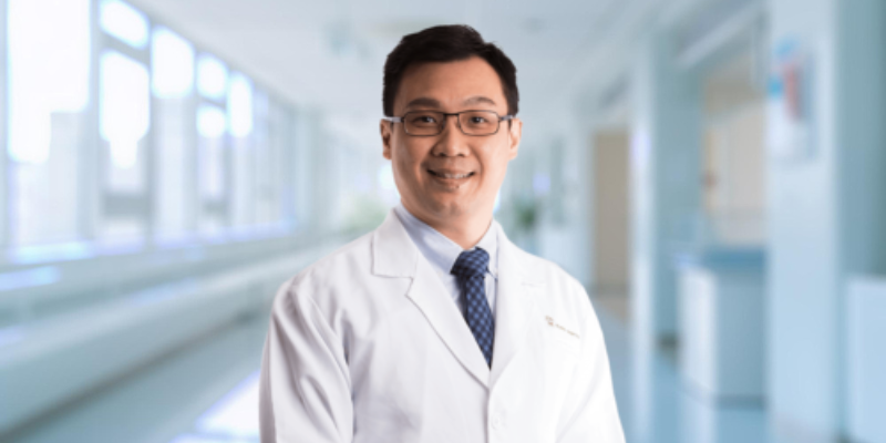 Dr. Victor Ooi Keat Jin Top Spesialis THT di Island Hospital